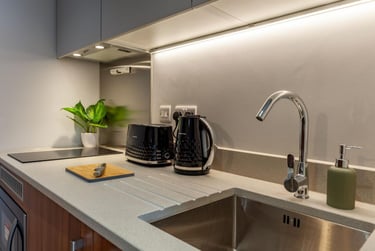 1 bed studio, 40-41 High Street, Englefield Green, Egham, TW209DP - Image 9